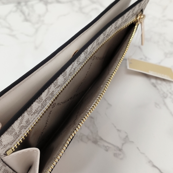 Michael Kors Reed Large Snap Wallet - Picture 5 of 7